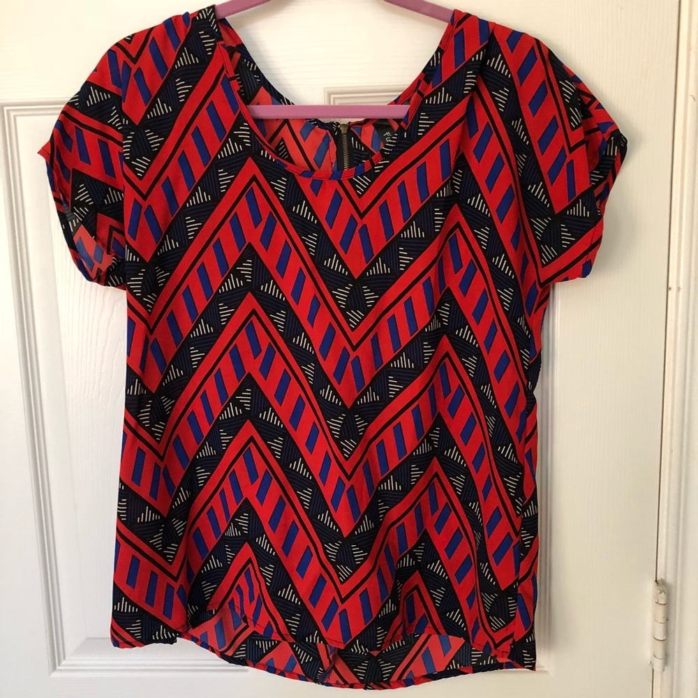 Geometric Patterned Blouse with Exposed Zipper